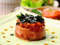 【夕食】お肉や魚を使った和洋折衷の料理が並びます。旬な食材を心をこめて料理します。_セルクル