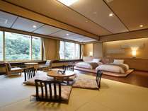 【モダン和洋室／60平米】広々とした和室部には、心地よい琉球畳を使用