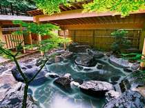 混浴の庭園露天風呂‘竹林’（女性専用時間もございます）