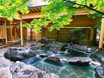 混浴の庭園露天風呂‘竹林’（女性専用時間もございます）