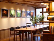 【2021年 館内一部リニューアル】志賀高原の美しい自然をおさめた作品に彩られた館内