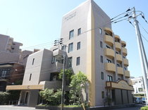 JR宮崎駅＆アミュプラザ宮崎まで徒歩５分。緑豊かな閑静な住宅街の中に位置します。 写真