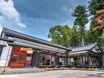 禅の里　笑来(みらい)は、大本山永平寺はもとより、永平寺町の様々な魅力を感じて頂こうとして出来た一棟貸切の宿（貸別荘）です。　永平寺町の四季折々の自然や、食べ物、見どころ等、堪能してください。