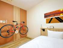 【コンセプトシングルルーム】自転車でお越しの方は、大切な愛車もお部屋に持ち込めます。