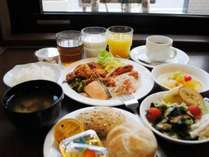 バイキング朝食無料！：２Ｆ花茶屋レストランにて6:30～9:00営業