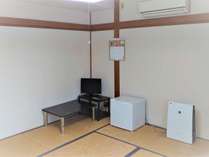令和3年に新しくリフォームした和室のお部屋です。バス・トイレ別々に設置しております。
