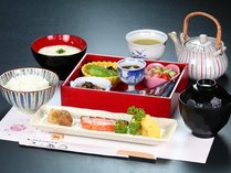 【食事】朝食の一例。からだにやさしい和朝食でほっとする朝を。　