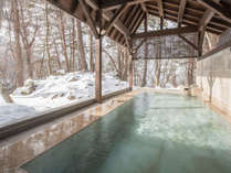【虹の森温泉】露天風呂は、自然豊かな風景が広がります。 冬の時期は雪見風呂も♪