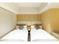 【ツインルーム】　部屋数：34室　大きさ：17平米　ベッドサイズ：110cm×2台