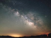 夜景：タイミングがよければ綺麗な星空も観ることができます。