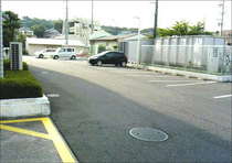 ◆駐車場◆平面駐車場です。駐輪場もございますので、バイクもＯＫ！