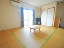 和室【１０畳／ベランダ付】3～5名様まで宿泊できる広い和室