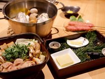 北海道の旬の食材をふんだんに使用した冬限定の「すきやき鍋コース」です。