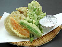 【一品料理-イメージ】旬の味覚を天ぷらに♪シンプルな料理だからこそ、素材の旨味が活きています。