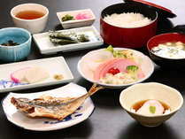 *伊豆熱川荘の朝食を・・・。体に優しいお料理を朝からお召し上がりください。