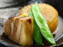 夕食一例◆緑茶豚と自家栽培した大根の煮物