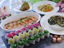 【夕食ブッフェ】春のメニュー・彩り野菜寿司・春キャベツとベーコンのペペロンチーノ