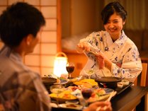 プランにより、お部屋食をお選びいただける和膳スタイルは、旬の食材を活かしたお膳形式のお料理です