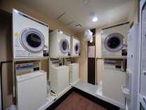 ■ランドリーコーナー：洗濯機無料、乾燥機：30分100円で24時間ご利用頂けます