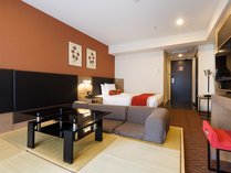 【客室】シアターセミダブル　/　広さ27平米　/　ベッド幅120ｃｍ×1　/　120インチ大型スクリーン&プロジェクタ