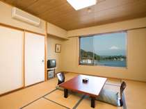 駿河湾、富士山を望む客室