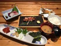 夕食は、米子の酒通が行く「稲田屋」で、地酒と地元料理をお召し上がり下さい♪