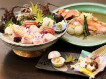 「超特選コース」の伊勢海老のお造り付お刺身盛合せ、金目鯛の煮付け、前菜