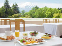 富士山の見える朝食会場