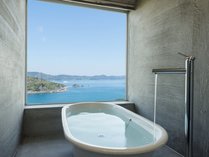 特別室のお風呂は全室オーシャンビュー移り行く海と空の色をお楽みください