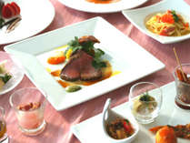 ●【夕食】カジュアルフレンチコース。栃木県産和牛のローストビーフをお楽しみください。（イメージ）