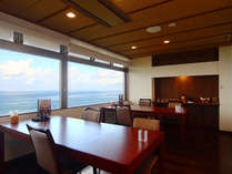 ◆【レストラン海月】日本海を眺められる和食処です。 写真