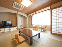 広さ60平米以上のゆったり和洋室。十勝川沿いのお部屋、客室「白百合」