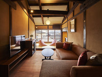 昭和時代の鞆の浦の暮らしを彷彿させる風情溢れる宿泊棟。