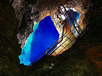 日本３大鍾乳洞「龍泉洞」の地底湖、透明度抜群！神秘の世界へようこそ