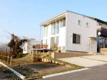 ・【宿外観】東京湾の眺めを楽しむことができる1棟貸し切りの高級別荘