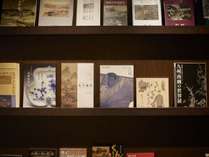 樂ラウンジ／260冊以上の書籍はすべて長崎にまつわるもの