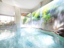 ■男性大浴場内風呂■　pH9.5のアルカリ温泉を体感できる掛け流しの天然風呂