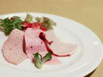 *夕食一例/館ヶ森高原豚のパテ。館ヶ森ポークはさっぱりとした脂とコクのある赤身が特徴。