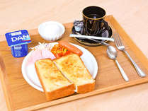 ・＜朝食一例＞姫路名物アーモンドトーストがメインの洋食モーニングセット