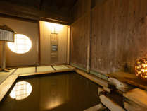 大浴場月みかげの湯・開運茶室露天風呂※まるで茶室のような畳敷きの露天風呂。男女入れ替え制です。