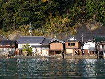 「伊根の舟屋　雅　別邸」は7棟全9室からなり1棟ごとにそれぞれに違う味わいをお楽しみいただけます。 写真