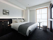 【モデレートクイーン19平米　ベッド幅1,640mm】プライベートな空間演出を高めた客室。
