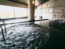 【美人の湯】ジャグジー風呂・広く熱めの風呂・寝湯の3タイプのお風呂があります。