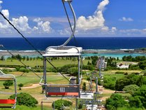 【ザ　シギラリフト「オーシャンスカイ」】沖縄初のペアリフトで、絶景空中散歩