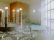 *大浴場/ジェットバス、泡風呂、季節のハーブ湯などの多彩なお風呂をご用意しております。