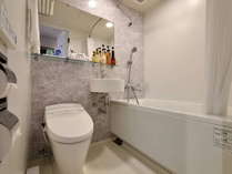 スタンダード・スーペリアルームは【ユニットバス】です。広めの浴槽でゆっくり入浴を。
