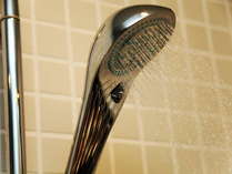 シャワーブースのシャワーヘッドは今話題の「リファファインバブル」を採用