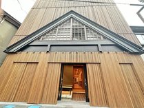 京都の街宿をイメージした玄関。東北の京。