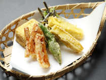 精進料理◆ご夕食一品例です。素材の味を大切に1品ずつ心をこめて作った天ぷらでございます。