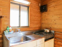 *［コテージ一例］シャワー、トイレ、キッチン完備！天窓ロフトの本格派ログハウス